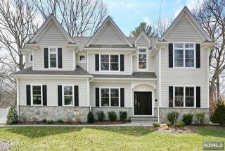 77 Ross Ave, Demarest, NJ 07627-2712