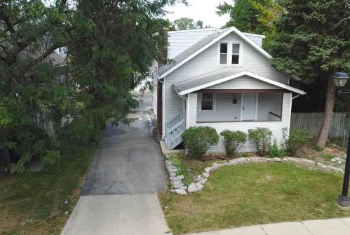 179 North Ave, Elmhurst, IL 60126-2623