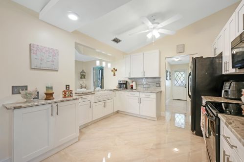 5409 Palmetto Dr, Fort Pierce FL  34982-7481 exterior