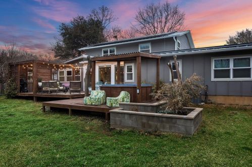 2409 Comburg Castle Way, Austin TX 78748-5259 exterior