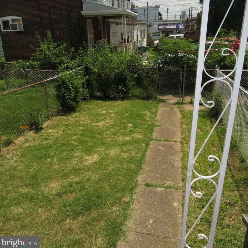 202 Marks Ave, Darby PA 19023-1712 exterior