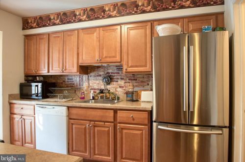 8 Bayleaf Dr, Lumberton Township NJ 08048-4228 exterior