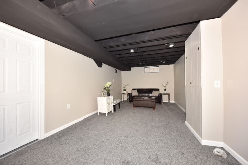 8006 Lisbon Ave, Milwaukee WI 53208-2052 exterior