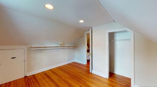 33 Linnmore Dr, Manchester CT  06040-3813 exterior