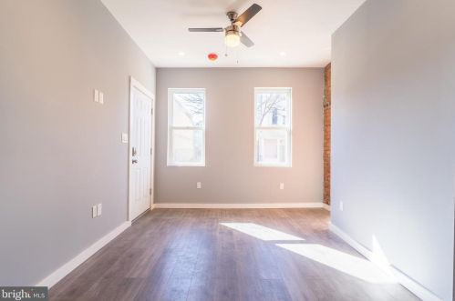 2527 Front St, Philadelphia PA 19133-4005 exterior