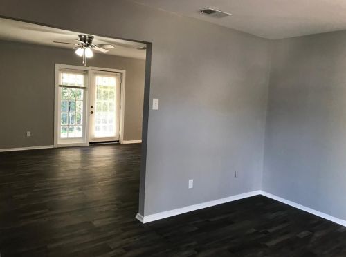 2425 Ridgewood St, Irving TX  75062-4103 exterior