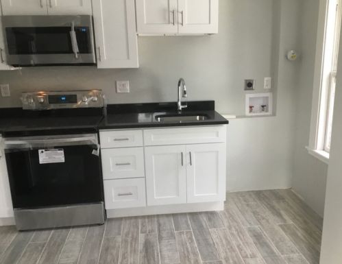 30 Clement Ave, Peabody MA 01960-6107 exterior