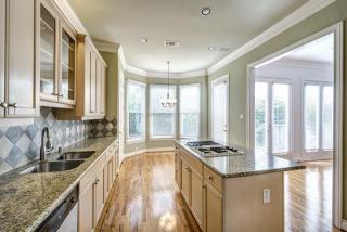 5842 Candlewood Ln, Houston TX  77057-2097 exterior