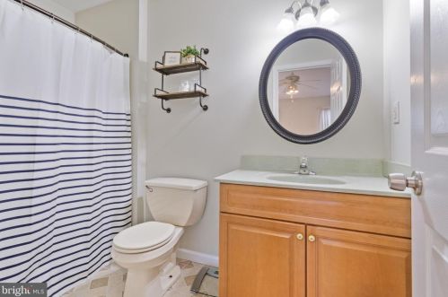 15 Linda Ln, Chester PA 19014-1870 exterior