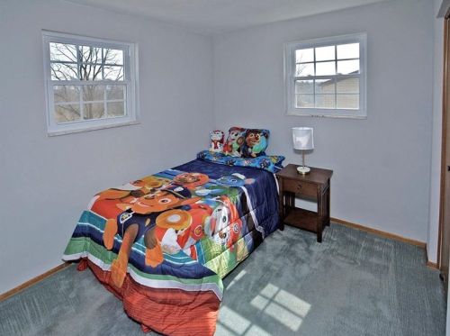 113 Pinto Dr, Pittsburgh PA 15239-1351 exterior