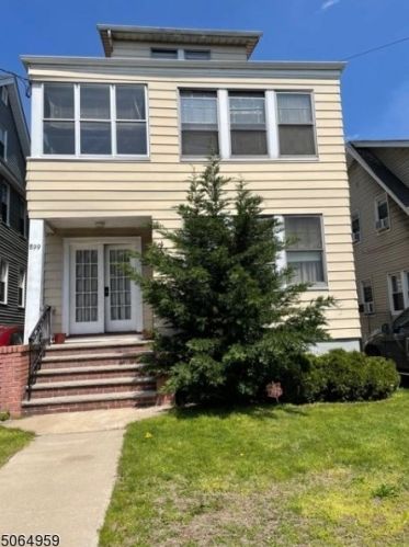 899 Chancellor Ave, Irvington NJ 07111-1214 exterior