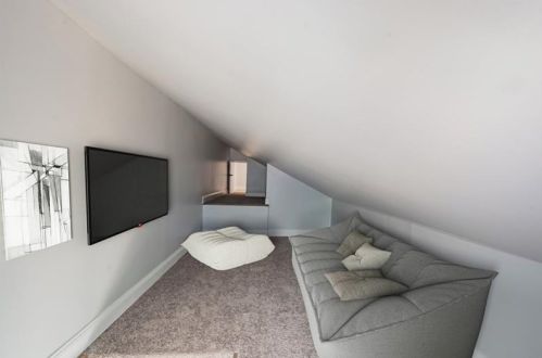 1714 Buena Vis St, Pittsburgh PA 15212-3927 exterior