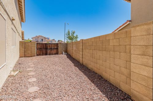 17416 13th St, Phoenix AZ  85022-2075 exterior