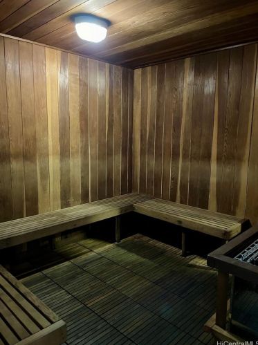 2525 Date St, Honolulu HI 96826-5437 exterior