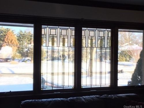 16 Sarina Dr, Commack NY 11725-1805 exterior