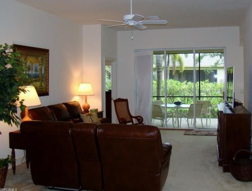 711 Vistana Cir, Naples, FL 34119-1003