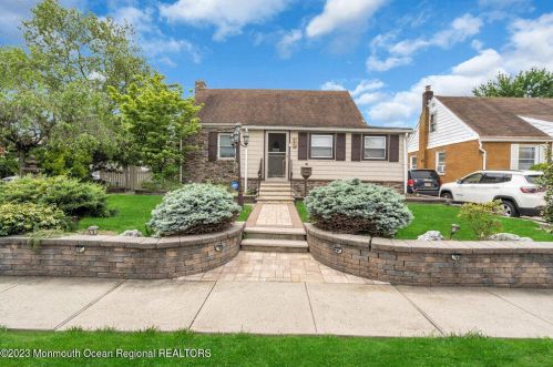 379 Ashley St, Perth Amboy, NJ 08862-2028