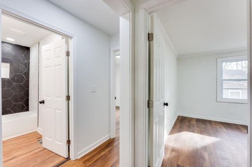 1896 Bonniview St, Atlanta GA 30310-4924 exterior