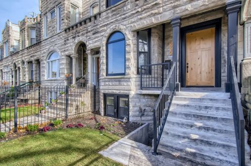 5935 Indiana Ave, Chicago, IL 60637-1316