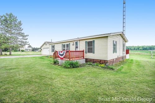 2295 136th St, Grant MI  49327-9643 exterior