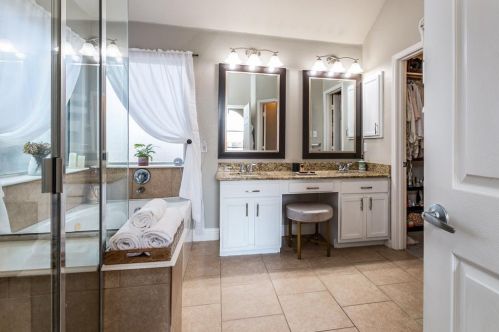 5605 Grn Holw Ln, Frisco TX 75056-3744 exterior