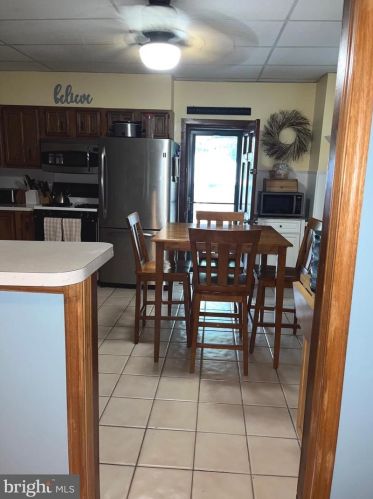 3422 Henry Ave, Philadelphia PA 19128-3101 exterior