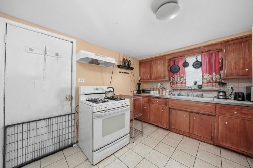 5759 63 Pl, Chicago IL 60638-5414 exterior