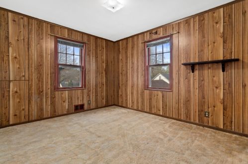 4249 1 Pl, Milwaukee WI 53207-3233 exterior