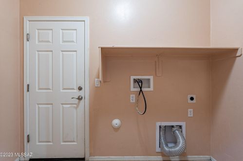 7675 Majestic Palm Ln, Tucson AZ 85756-6112 exterior