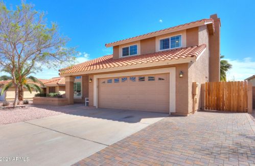 4331 Amberwood Dr, Phoenix AZ 85045-4209 exterior