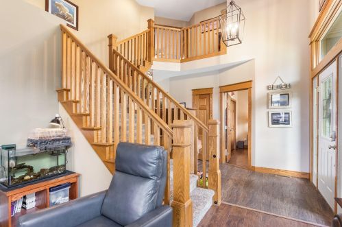 1061 Robinhood Dr, Meskegon MI  49445-2075 exterior