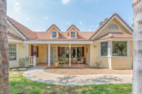 38325 De Portola Rd, Temecula CA 92592-8984 exterior