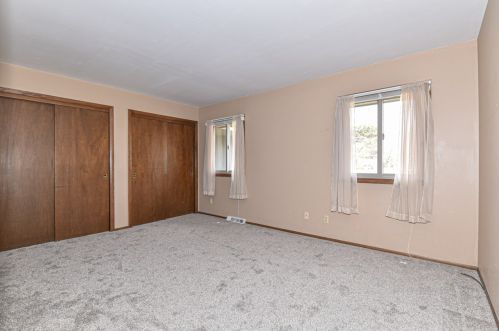 4917 Imperial Cir, Milwaukee WI 53220-4627 exterior