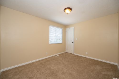 5012 Gaskill Way, Taylorsville UT 84081-6414 exterior