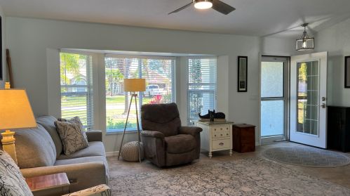 1911 Gaskins Cir, Fort Pierce FL  34952-6640 exterior