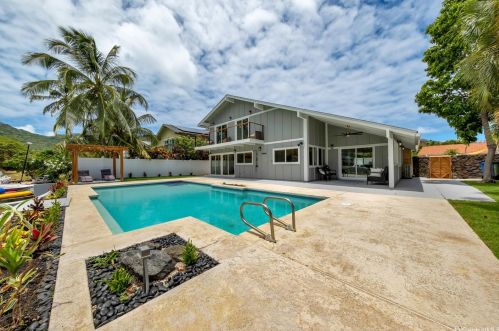 6847 Niumalu Loop, Honolulu HI 96825-1642 exterior