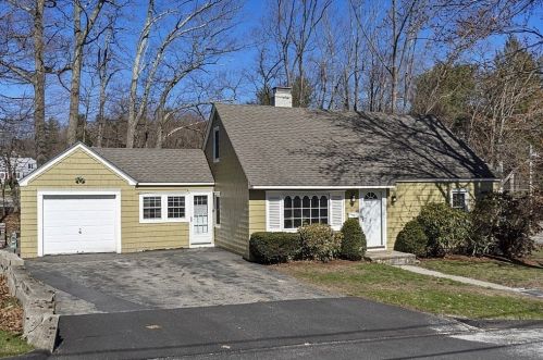 14 Meadow Ln, Worcester MA  01602-1604 exterior