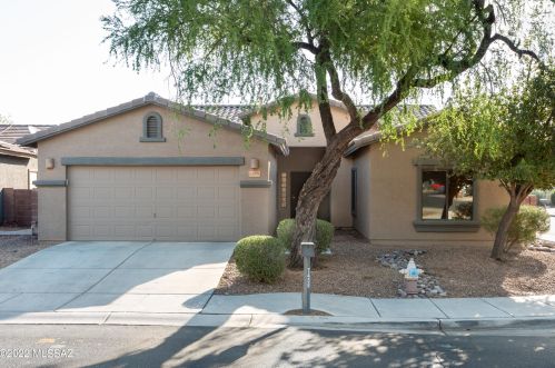 7458 Crimson Sky Dr, Tucson AZ  85743-1484 exterior