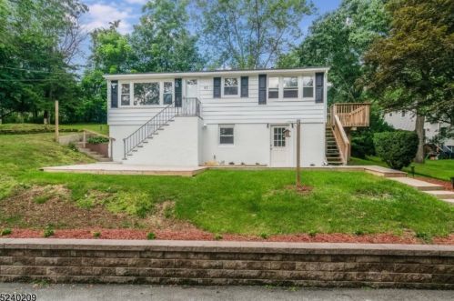 82 Lakeview Dr, Wantage, NJ 07461-1029