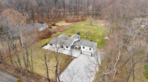 44 Nursery St, Norwalk CT 06850-1718 exterior