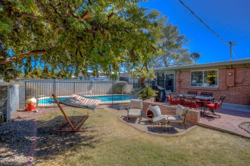 7821 Adams St, Tucson AZ 85719-4237 exterior