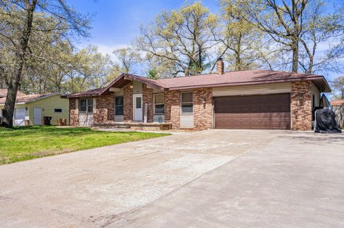 1732 Prince Ln, Meskegon, MI 49445-1742