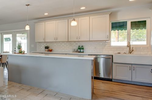 5726 16th Pl, Phoenix, AZ 85016-2510