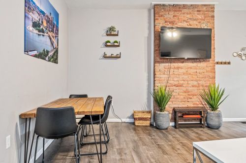 17 Lelia St, Pittsburgh PA 15211-2228 exterior