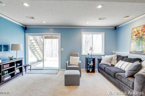 14956 Treevalley Dr, Cedar Springs MI 49319-8146 exterior