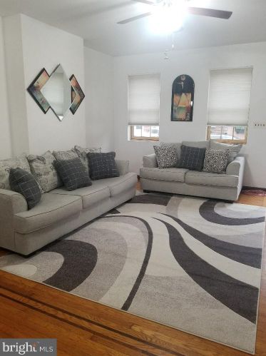 125 Mckean St, Philadelphia, PA 19148-2611