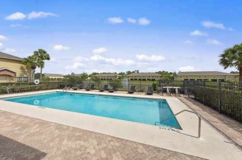 9101 Gervais Cir, Naples FL 34120-4792 exterior