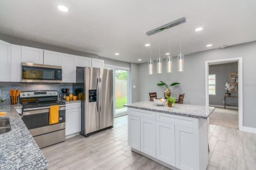 3213 Cherry St, Tampa FL  33607-3115 exterior