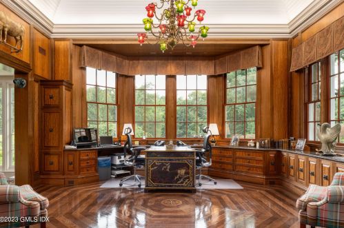 50 Dingletown Rd, Greenwich CT 06830-3539 exterior