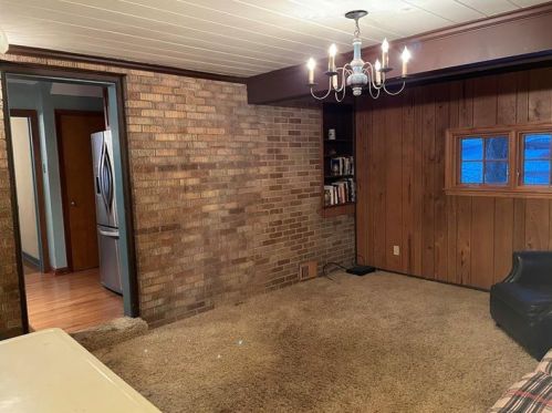 121 Sycamore Dr, Pittsburgh PA 15235-1965 exterior